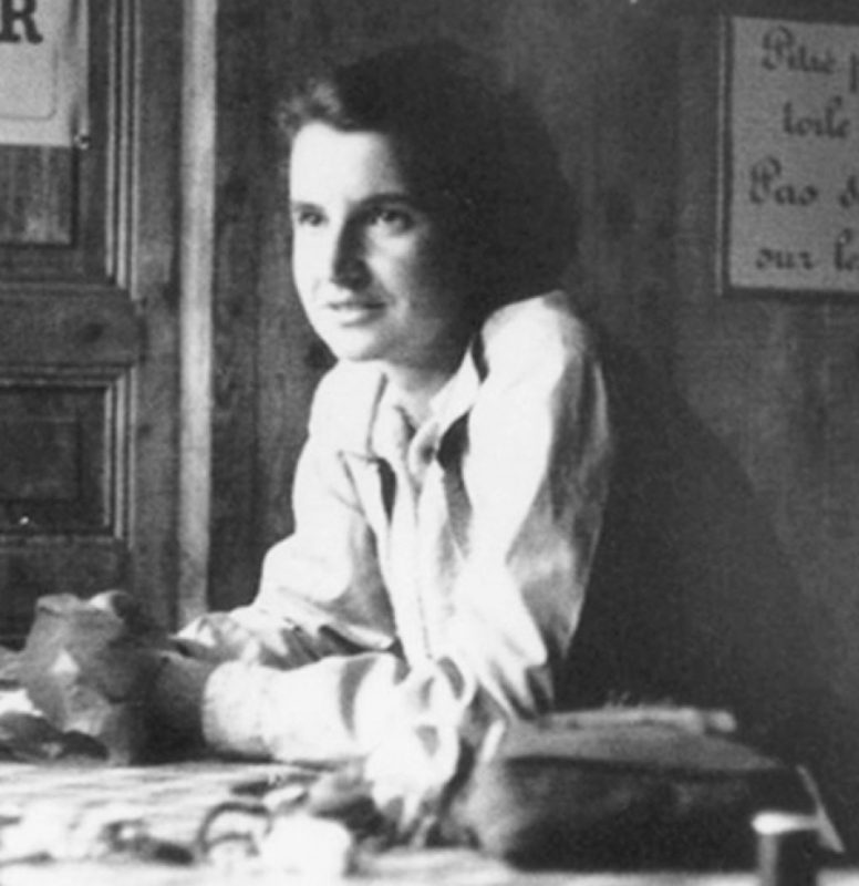 Rosalind Franklin in Paris in 1946 aged 26